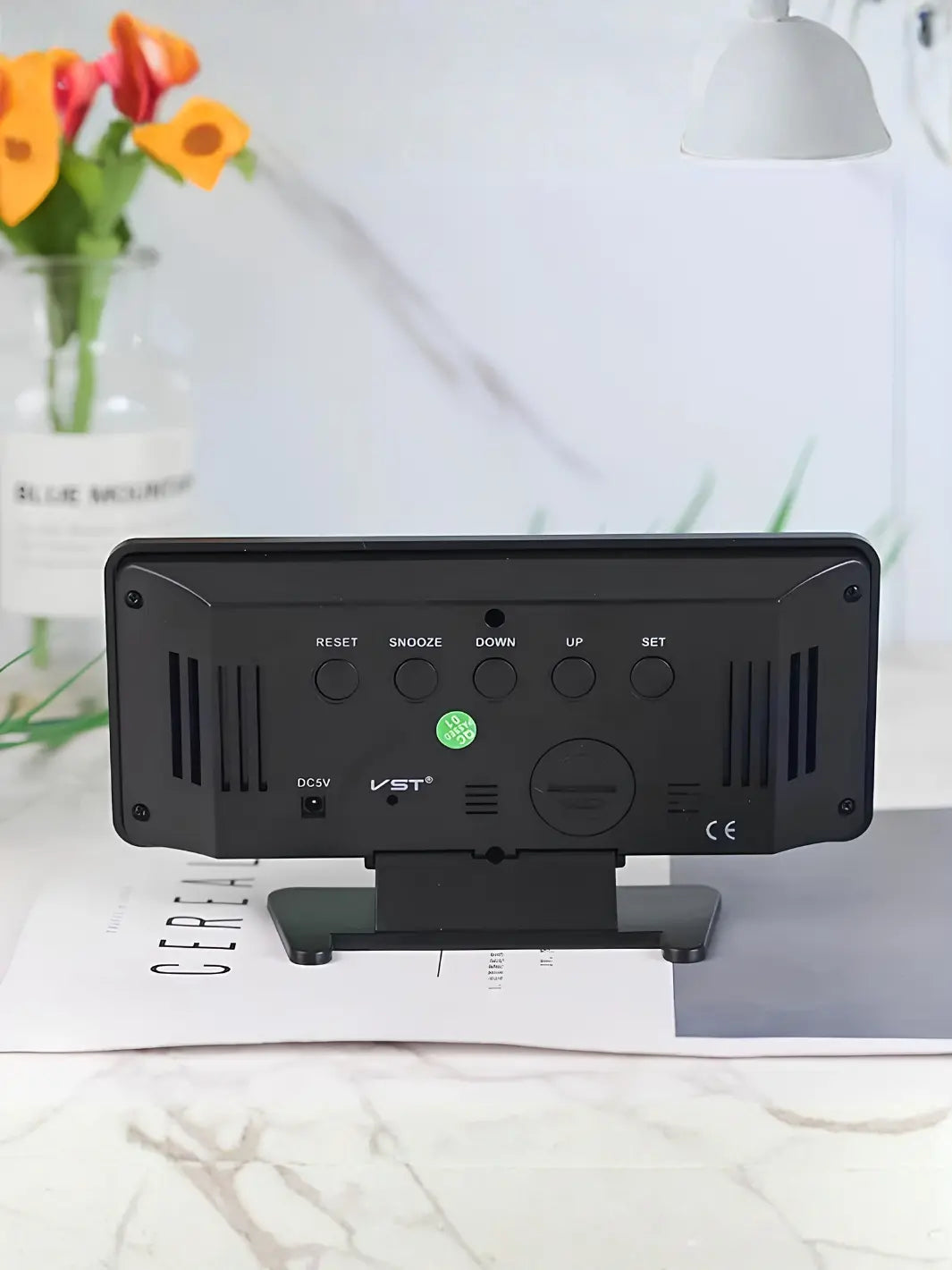 Réveil moderne avec température et humidité