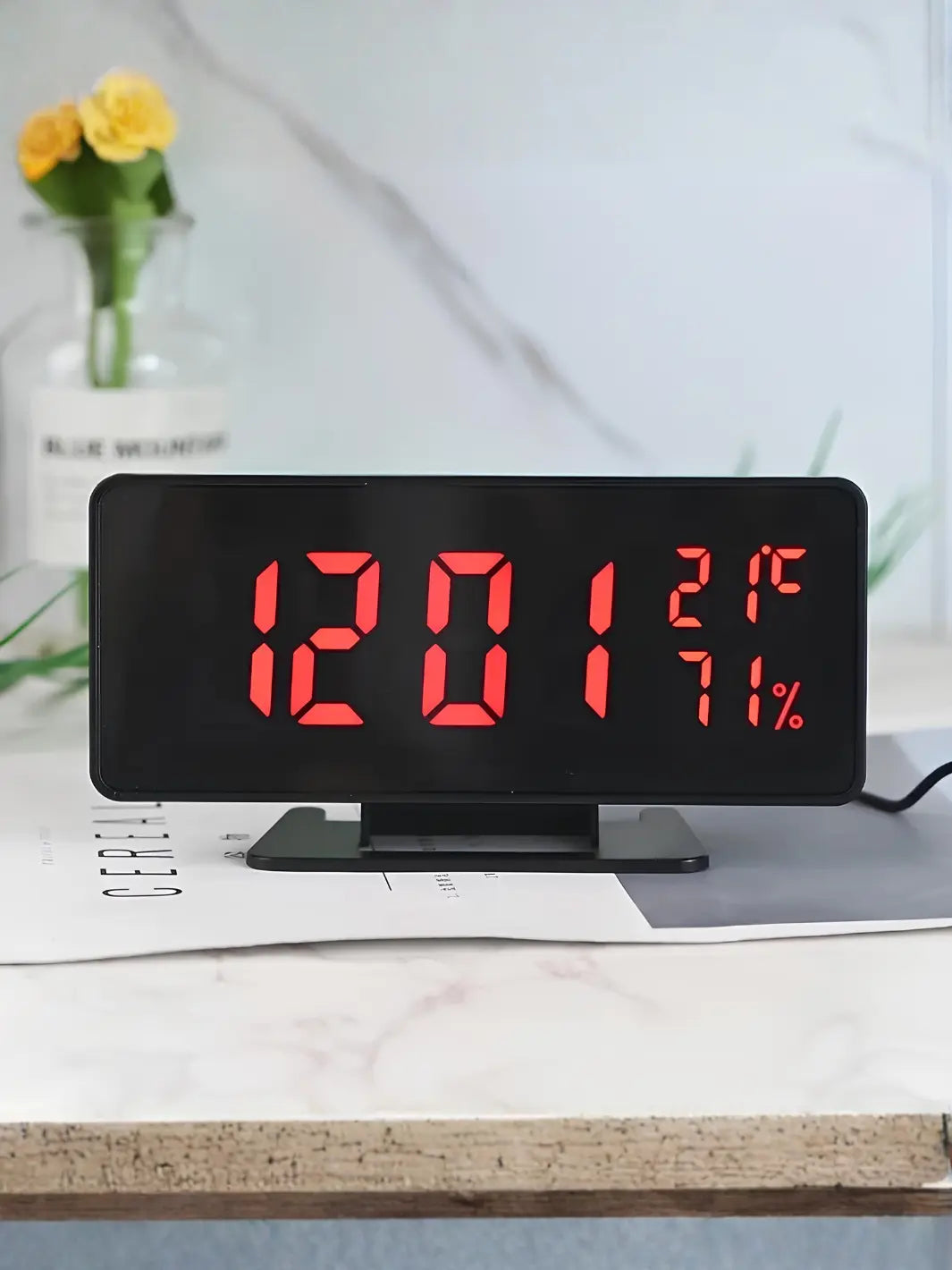 Réveil moderne avec température et humidité